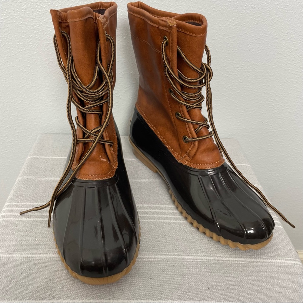 The Original Duck Boots Arianna Tan Brown Size 7.5